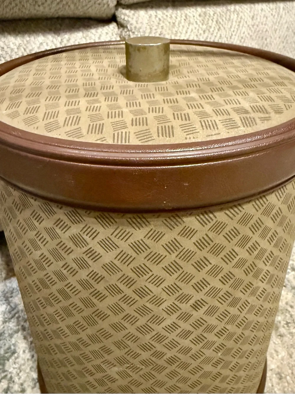 Vintage-Style Brown Patterned Ice Bucket with Brass-toned Lid & Handle